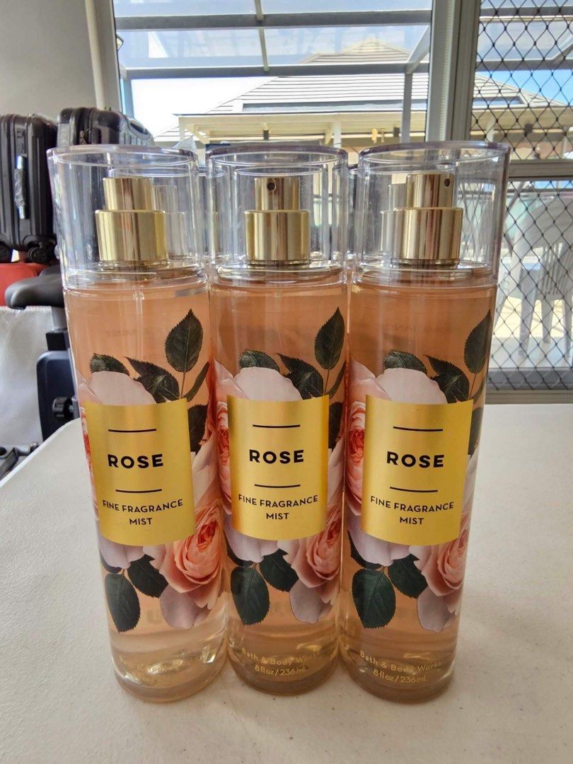 Brume Fine Parfumée Bath & Body Works COVERED IN ROSES 235 Ml - Senteur Rose Longue Tenue