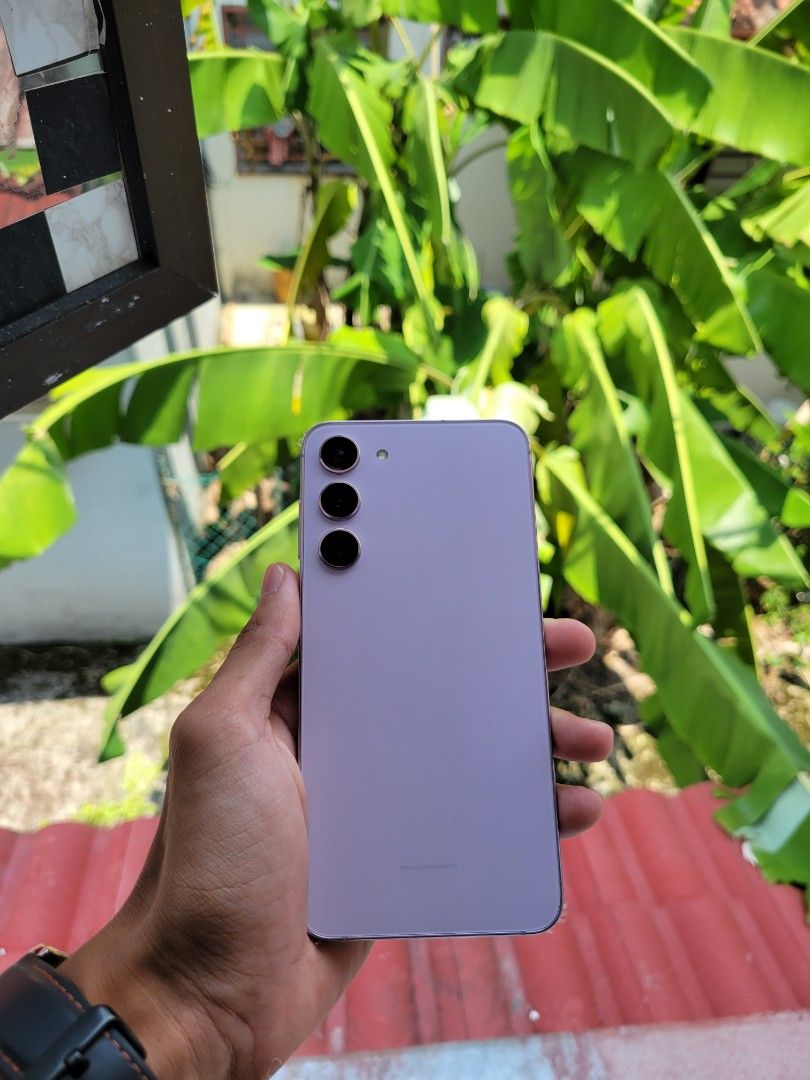S23 + Plus (Category: Samsung) located in Puchong. Submitted by zarkier7 (Listing ID 1225758616, Image 3). Description: this is under Yes telco, sim slot still can be use. 8gb Ram 256 GB storage lavender colour can nego.