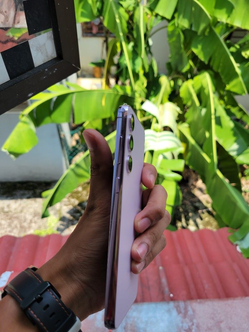 S23 + Plus (Category: Samsung) located in Puchong. Submitted by zarkier7 (Listing ID 1225758616, Image 2). Description: this is under Yes telco, sim slot still can be use. 8gb Ram 256 GB storage lavender colour can nego.