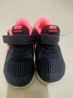Sepatu anak cewek