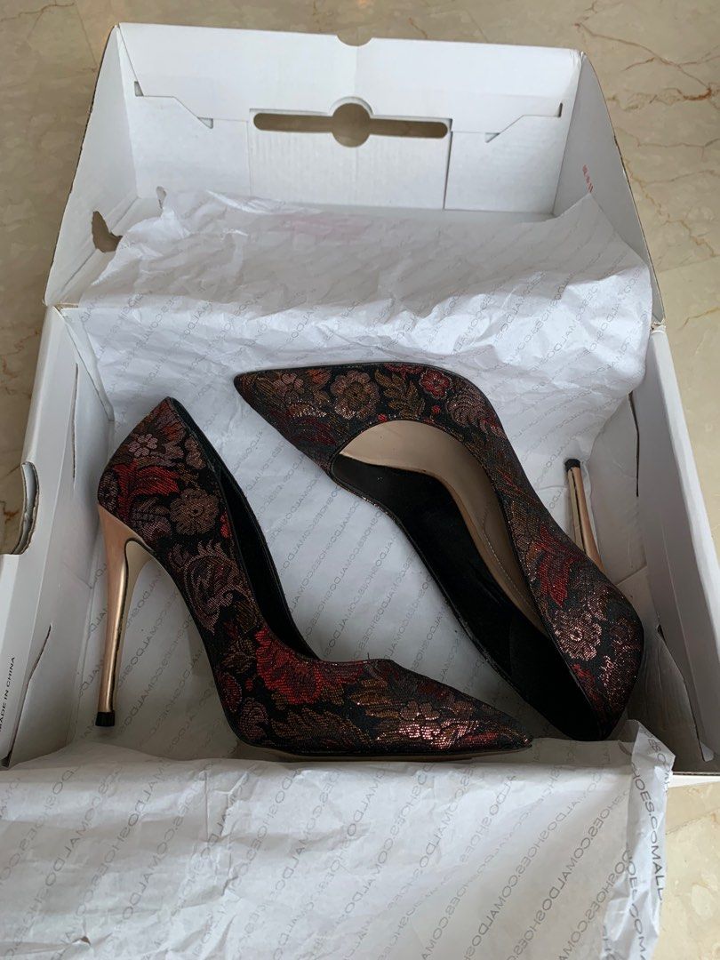 Aldo on sale gold pumps