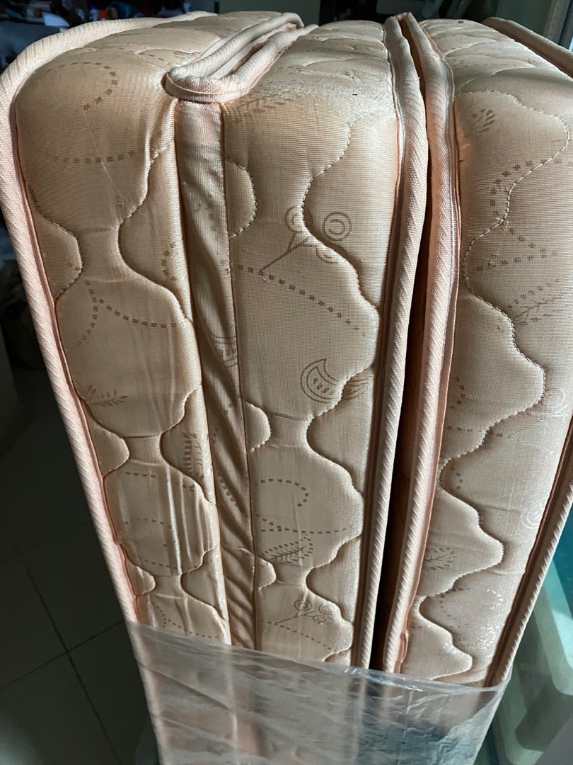 King Koil Stylemaster foldable Single mattress, Furniture & Home Living