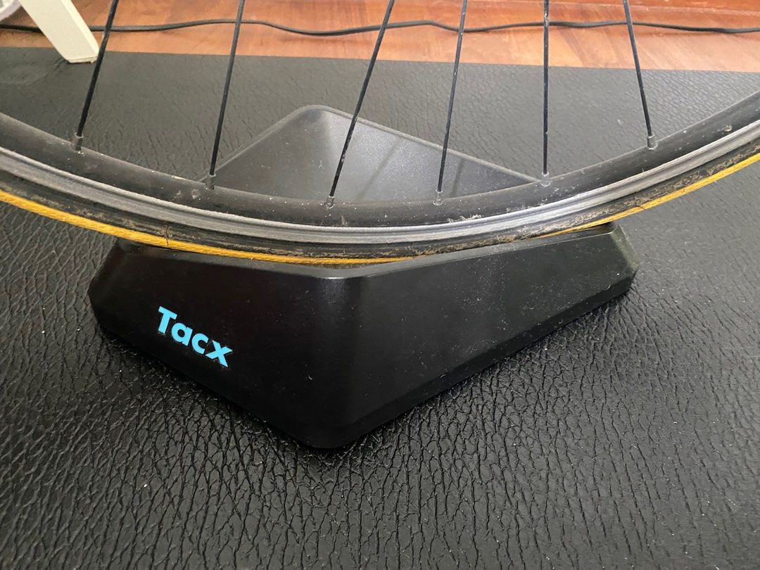 Tacx Neo 2T Smart trainer, Sports Equipment, Bicycles & Parts, Parts
