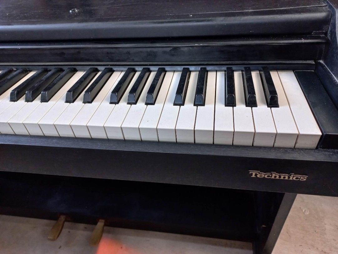 TECHNICS DIGITAL PIANO, Hobbies & Toys, Music & Media, Musical