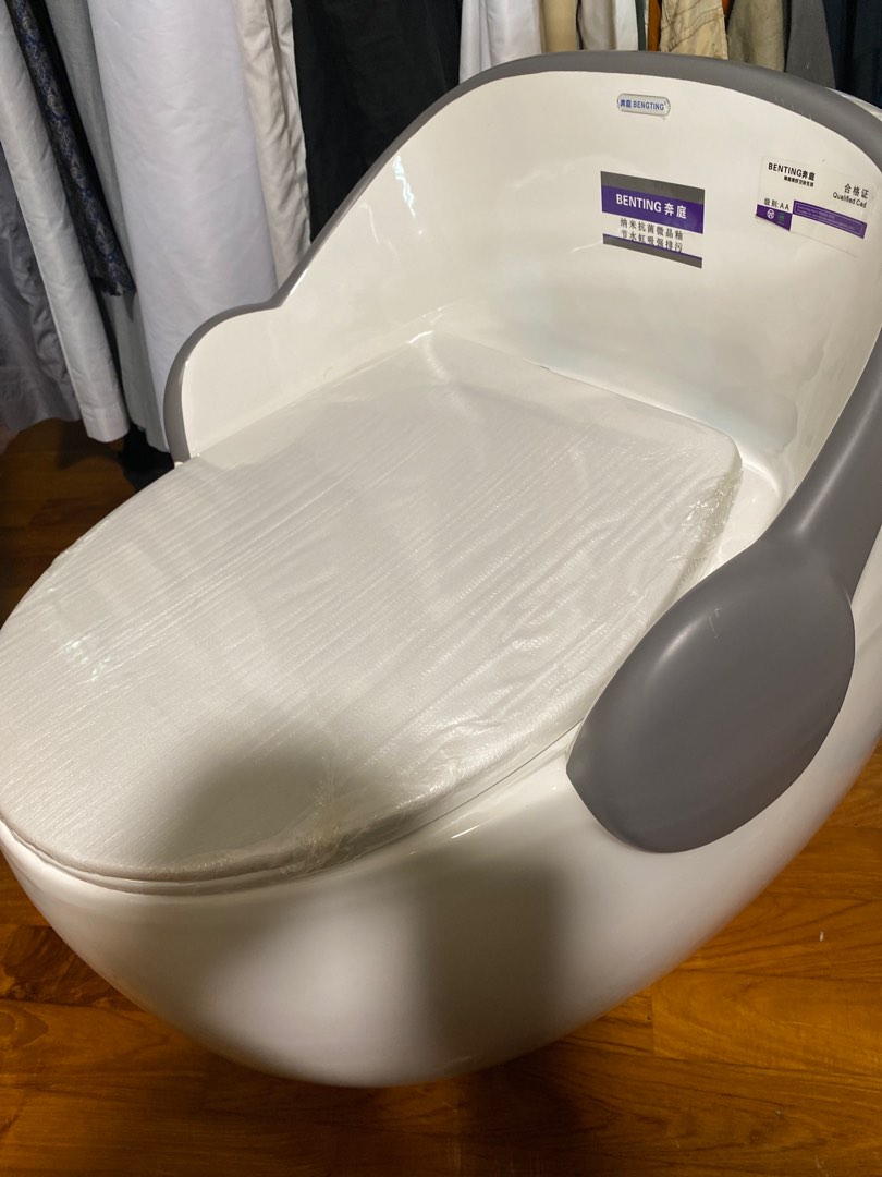 Toilet bowl designer , Furniture & Home Living, Bathroom & Kitchen