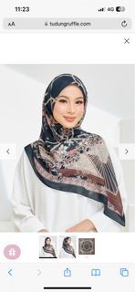 Tudung Ruffle Meranti Navy