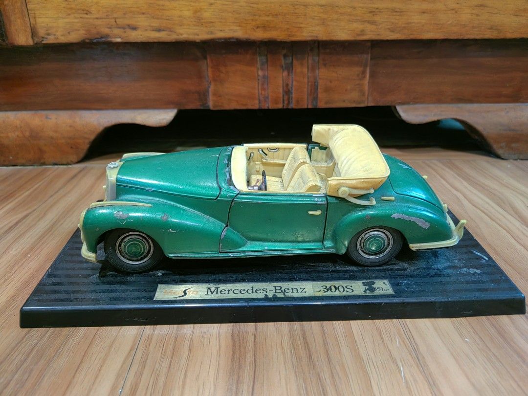 Modèle Réduit Mercedes-Benz 300 SLR 1955 - Maisto 1/18 - Gris - Neuf En Boîte