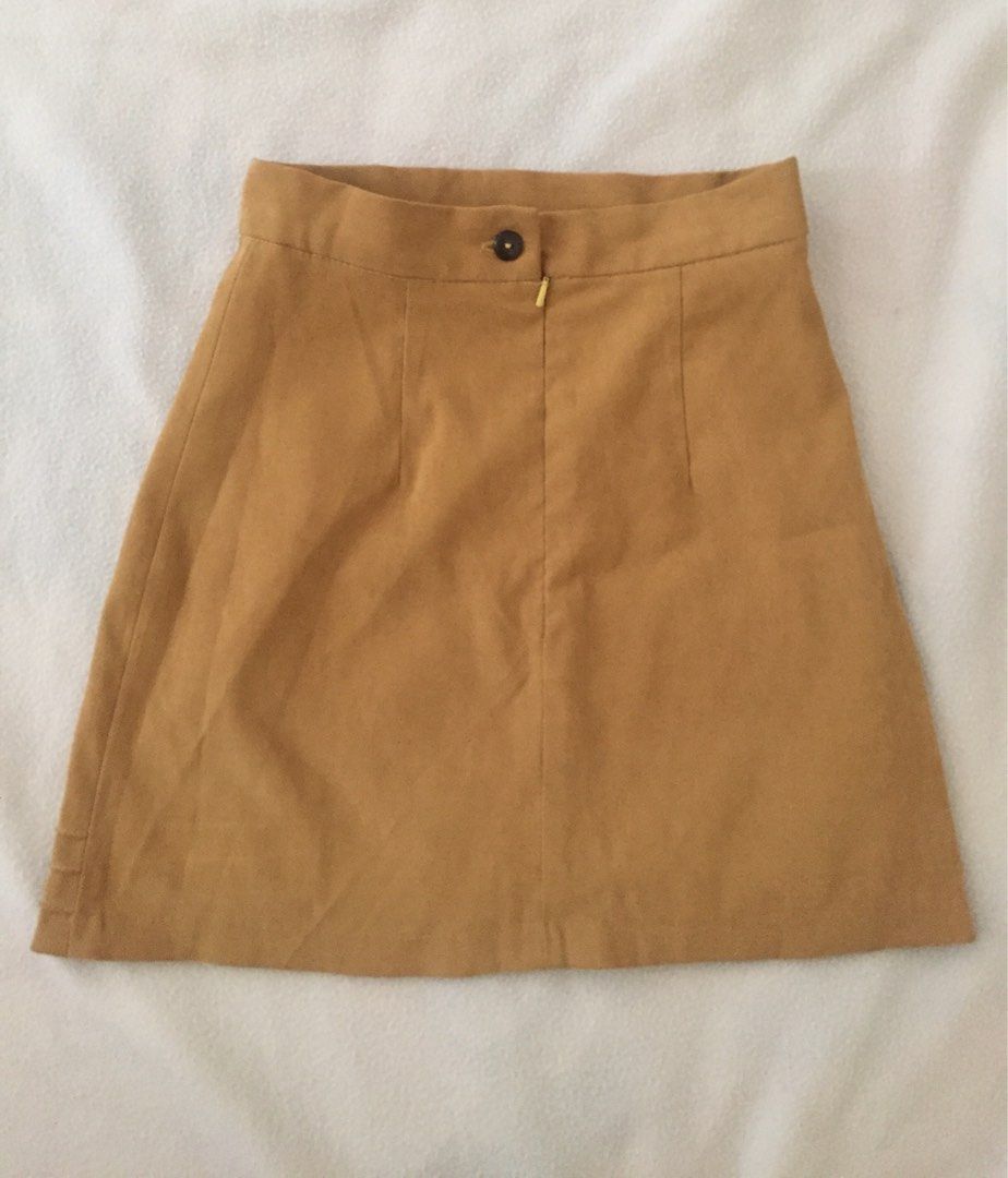 Vintage A-Line Mini Skirt (Category: Skirts) located in Makati City. Submitted by manic.pixie.wardrobe (Listing ID 1225747390, Image 2). Description: .