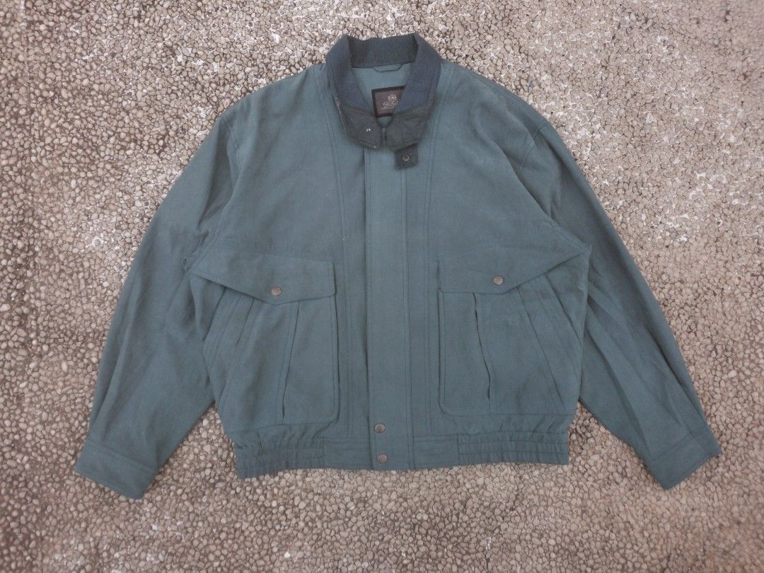 Vintage G. Selina Harrington (Category: Coats, Jackets and Outerwear) located in Quezon City. Submitted by though.bare (Listing ID 1225794065, Image 1). Description: Fits M-L for Men (slightly boxy) In good, worn condition. Width : 24" Length : 24.5" Sleeve : 22" Shoulder : 20.5" Listings not marked sold/reserved are available for purchase Feel free to send me a DM for inquiries! Payment thru GCash only These are preloved/used items, manage expec
