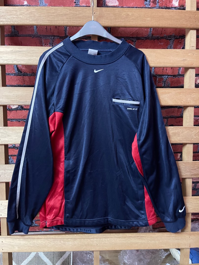 Nike center swoosh sweater