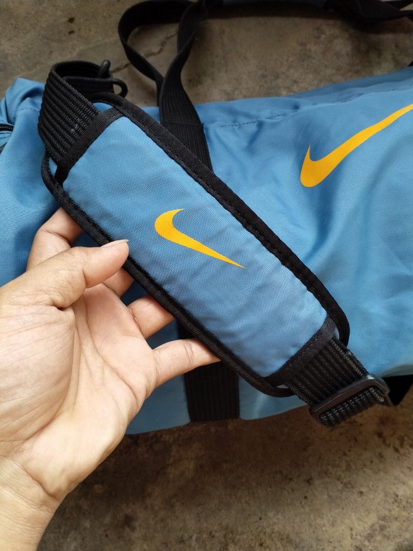 duffle nike bag