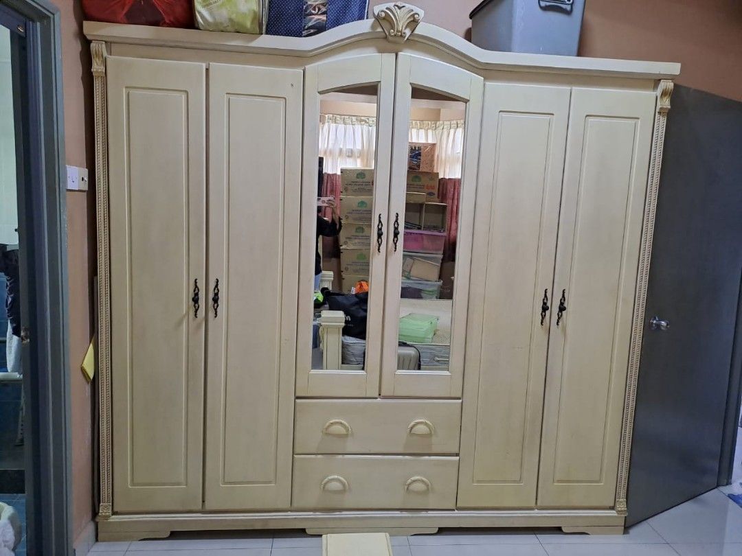 Wardrobes, bedroom set, dresser, side table, tallboy/chest drawers