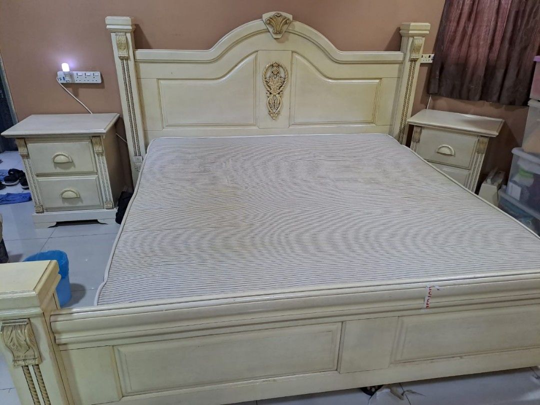 Wardrobes, bedroom set, dresser, side table, tallboy/chest drawers