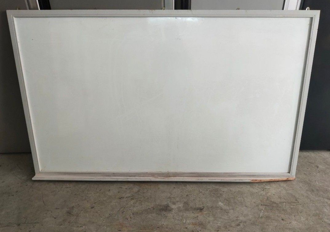 5 Feet Whiteboard For Sale 100 each, Hobbies & Toys