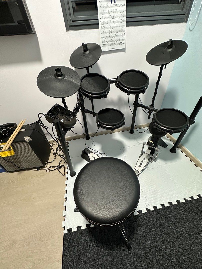 Alesis Nitro Drum set, Hobbies & Toys, Music & Media, Musical