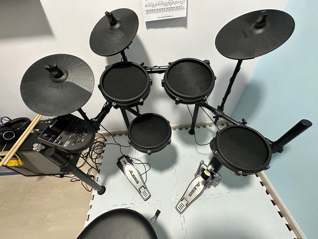 Alesis Nitro Drum set, Hobbies & Toys, Music & Media, Musical