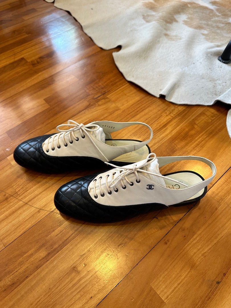 laced flats