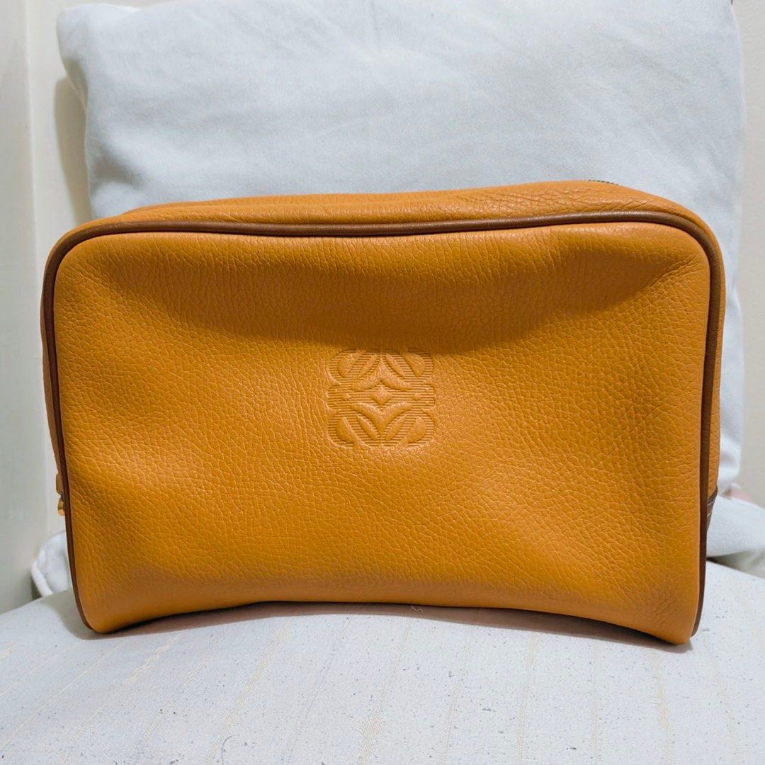 AUTHENTIC LOEWE (Category: Luxury Bags & Wallets) located in Makati City. Submitted by junejanuary (Listing ID 1226121131, Image 2). Description: ~Negotiable .