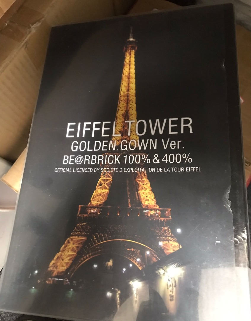 Bearbrick 巴黎鐵塔eiffel tower 400+100% 清位, 興趣及遊戲, 玩具