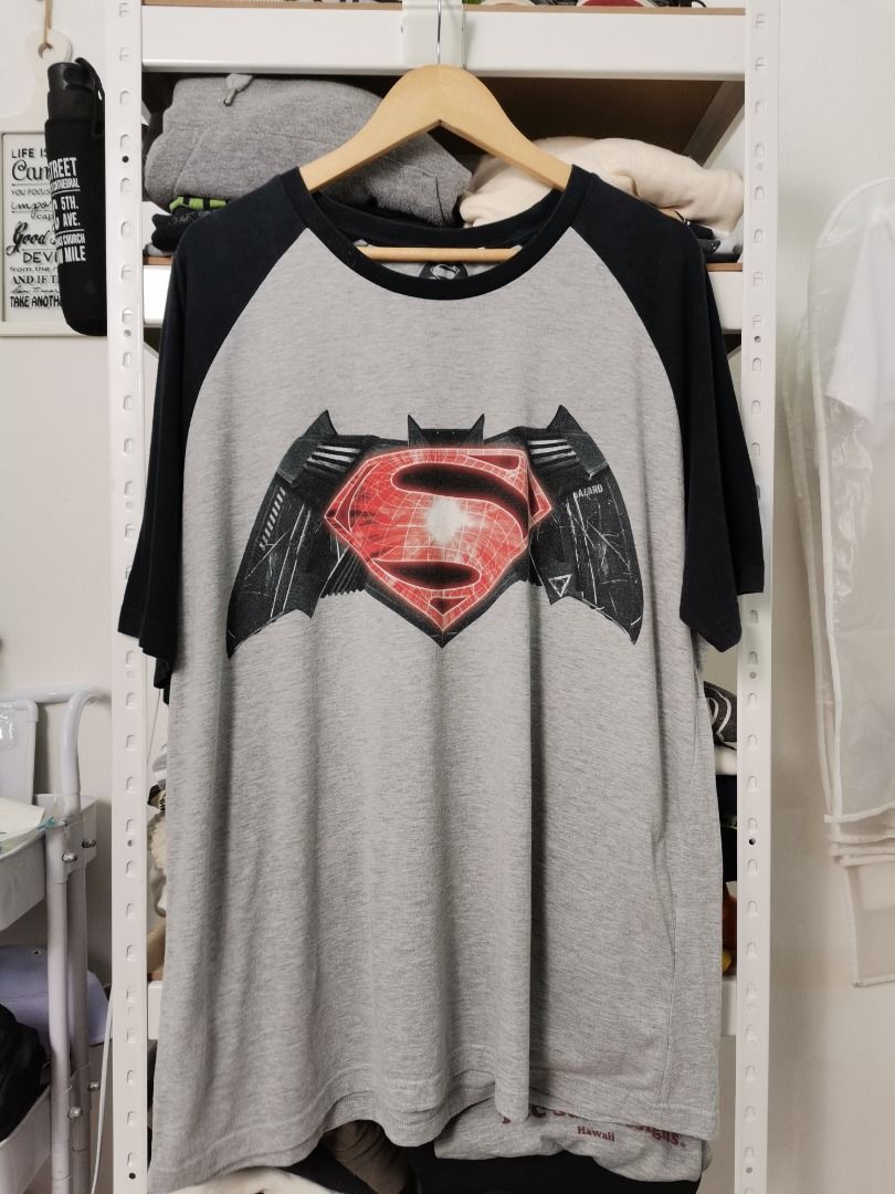 Batman VS Superman T-Shirt, Men's Fashion, Tops & Sets, Tshirts & Polo  Shirts on Carousell