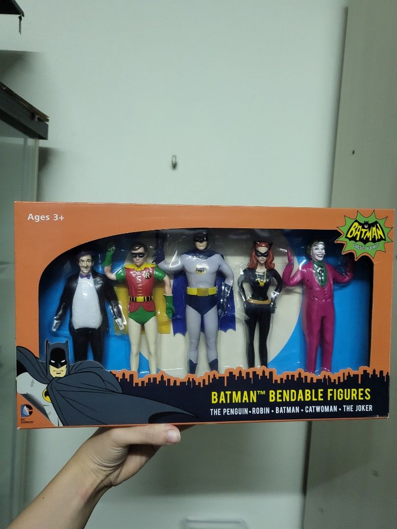 BN LOOTCRATE EXCLUSIVE Batman catwoman joker Robinhood, Hobbies & Toys,  Toys & Games on Carousell