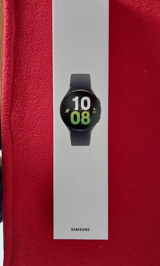 SAMSUNG Galaxy Watch 5 40mm Bluetooth Smartwatch w/Body, Health, Fitness  and Sleep Tracker, Sapphire Crystal Glass, Enhanced GPS Tracking, US  Version