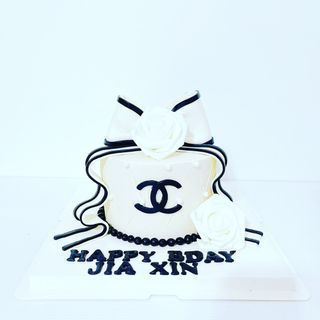 Chanel cake/customcake/moneh pulling cake/pinata cake