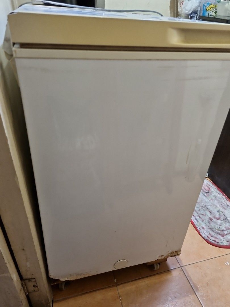 Chest freezer not working anymore, TV & Home Appliances, Kitchen