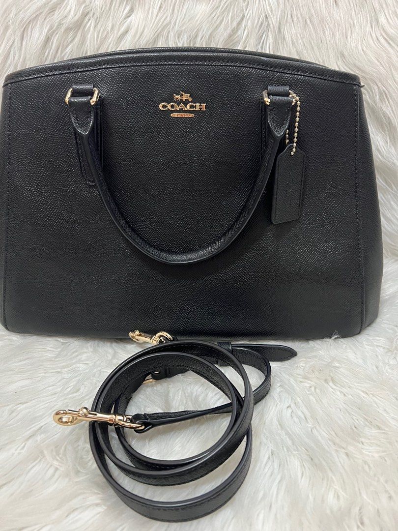 Qoo10 - Coach Defect Clearance Sales sling bag crossgrain leather signature  mi : Bag & Wallet