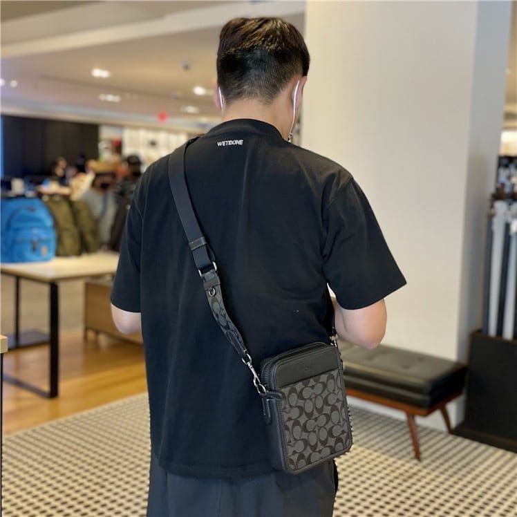 Sullivan crossbody 2025 pouchette