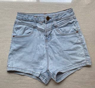 (Category: ) located in . Submitted by cuberousell (Listing ID 1225949773, Image 1). Description: .