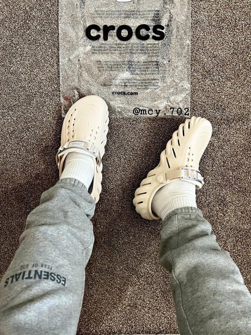 Crocs echo clog stucco m6, Men's Fashion, Footwear, Slippers & Slides