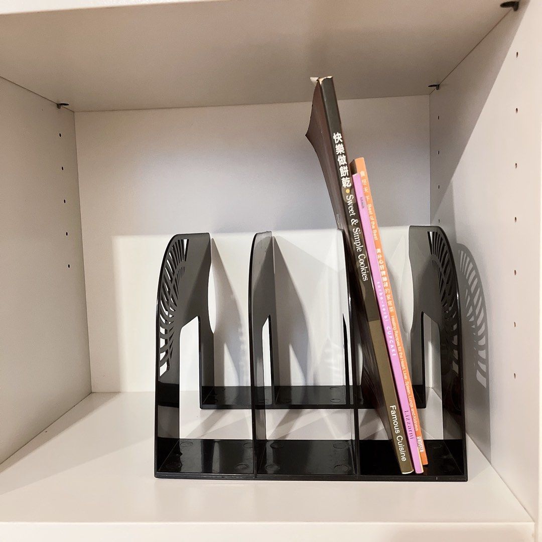 Daiso book divider / book stand / bookend , Hobbies & Toys, Stationery