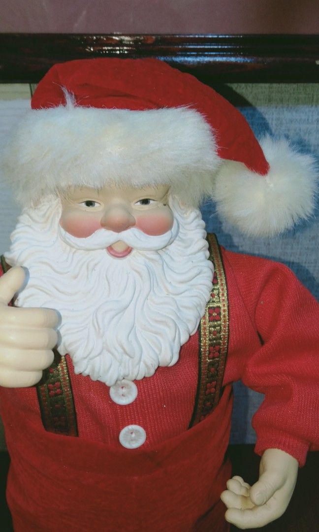 Dancing Santa 16 inch not Functional (Category: Figurines & Statues) located in Caloocan City. Submitted by bravemoon_556cd5 (Listing ID 1226109473, Image 2). Description: for display only no working sale as is from US 110 bolt we ship nationwide gcash or Bank account payment mode.