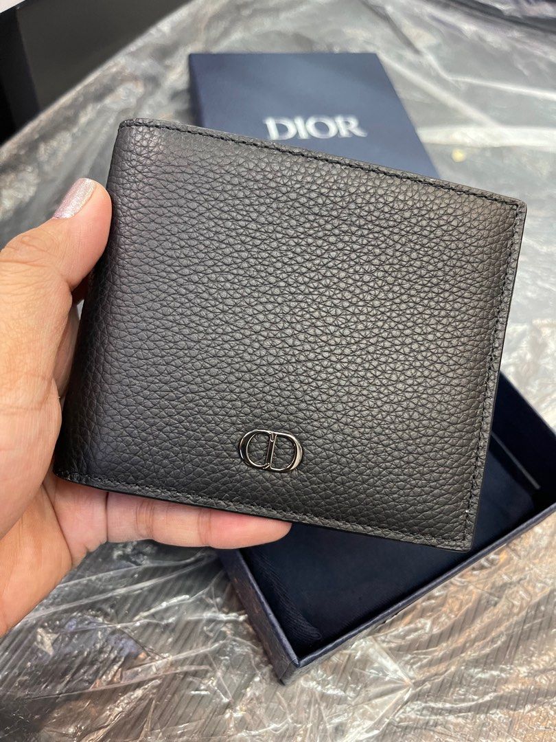 Dior - Compact Wallet Black Grained Calfskin with CD Icon Signature - Men - Gift Ideas for Him