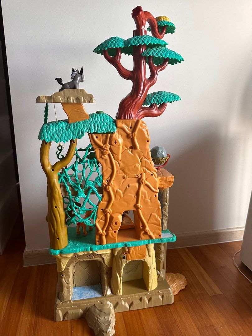 Just play lion guard sales training lair playset