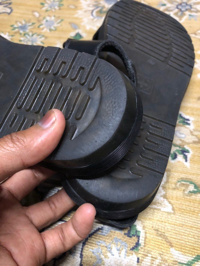 DR MARTENS BALFOUR, Women's Fashion, Footwear, Sandals on Carousell