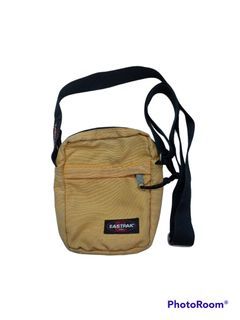 eastpak usa slingbag tag hologram