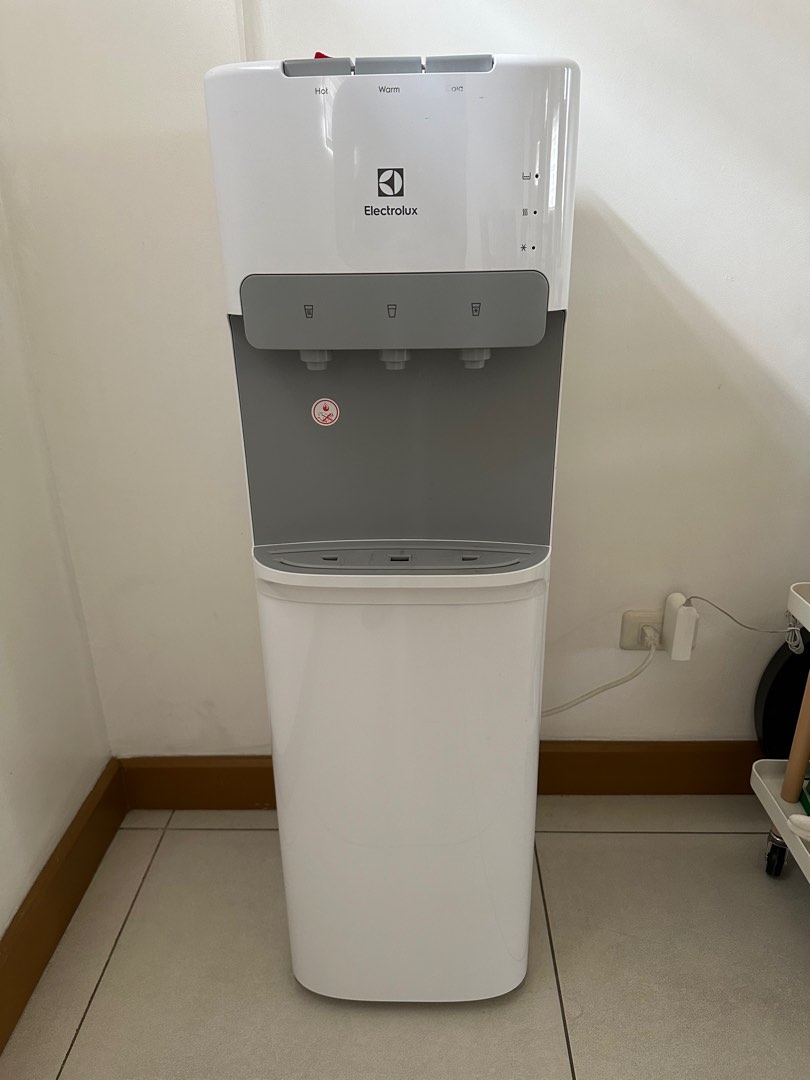 Electrolux Bottom Load Water Dispenser, TV & Home Appliances, Kitchen