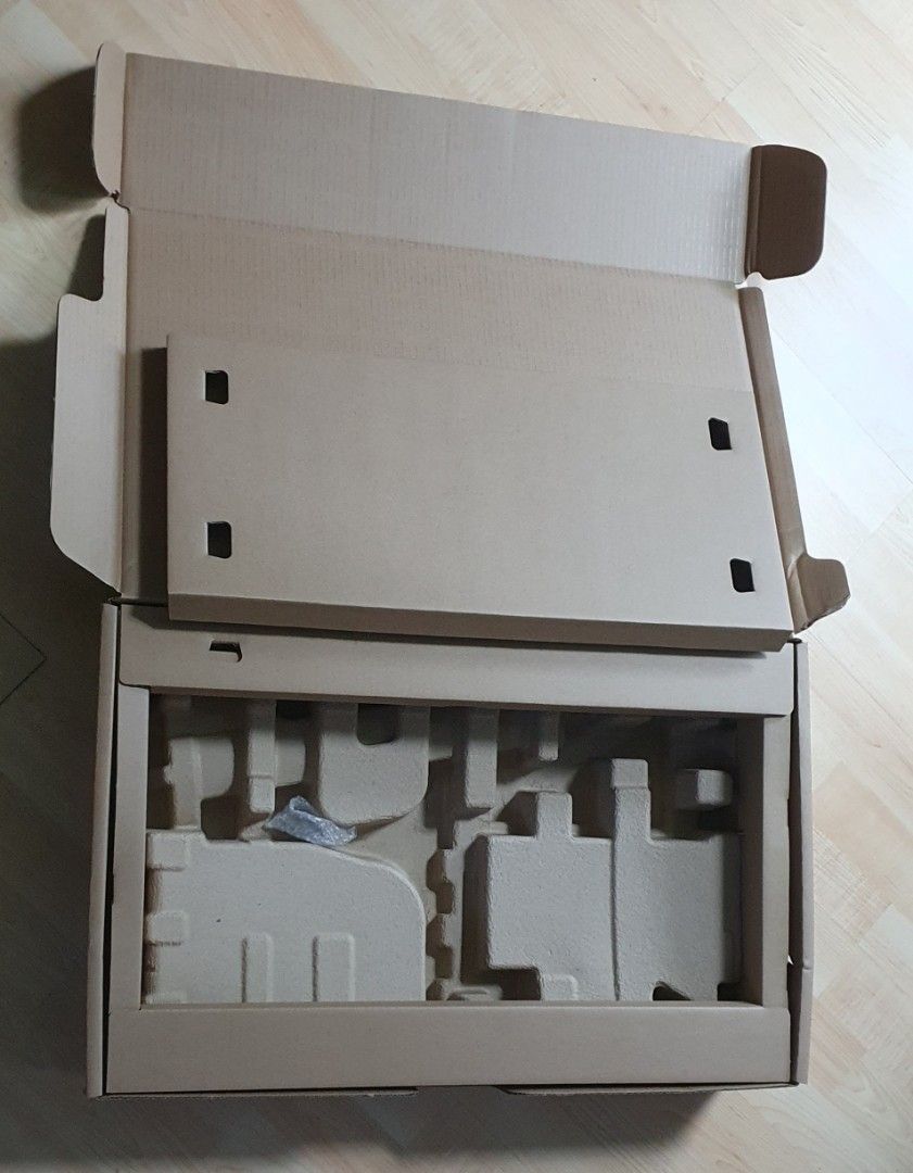 Empty monitor box 23.8" / 60.5cm, Furniture & Home Living, Home