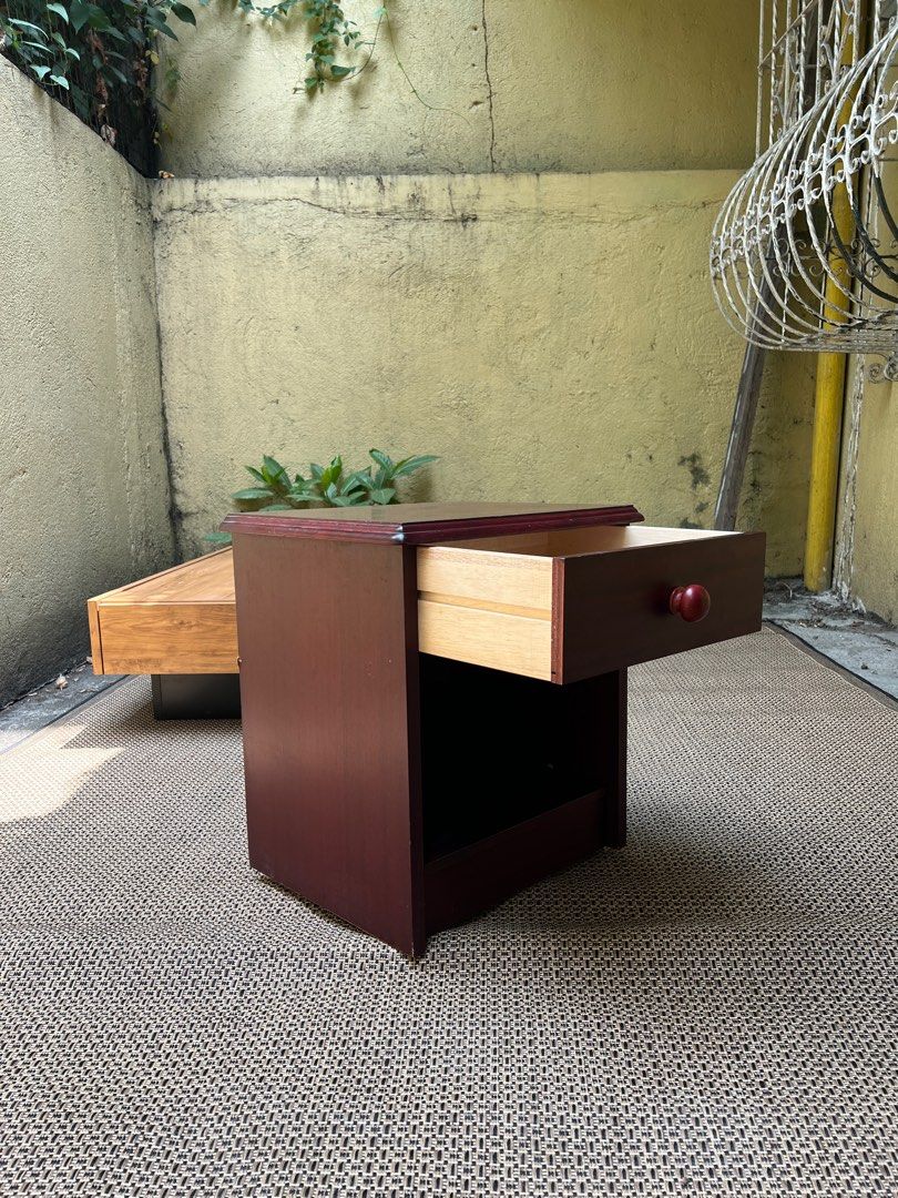 !SALE! End table (Category: Tables & Sets) located in Quezon City. Submitted by GoYo_Ltd (Listing ID 1226031081, Image 3). Description: In cm L 46 W 36.5 H 50.