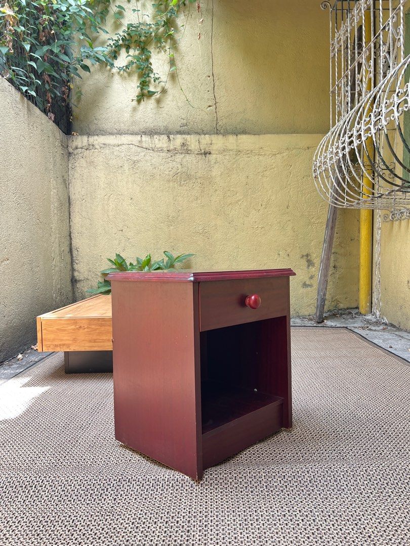 !SALE! End table (Category: Tables & Sets) located in Quezon City. Submitted by GoYo_Ltd (Listing ID 1226031081, Image 2). Description: In cm L 46 W 36.5 H 50.