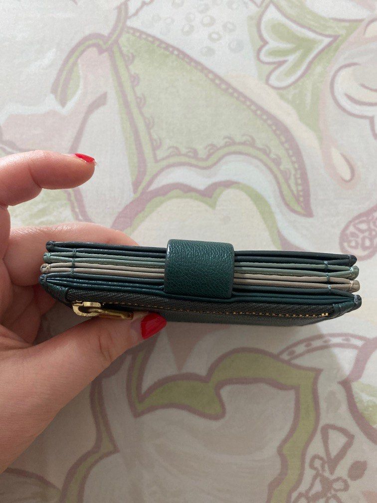 Fossil accordion style card holder, Women's Fashion, Bags & Wallets