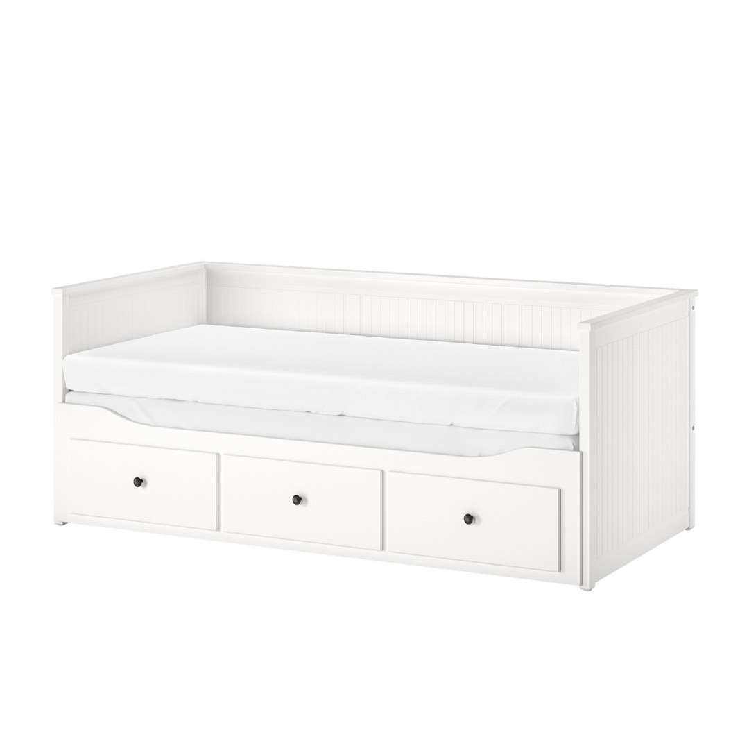 HEMNES daybed frame with 3 drawers, white, 傢俬＆家居, 傢俬, 床架及床褥 Carousell