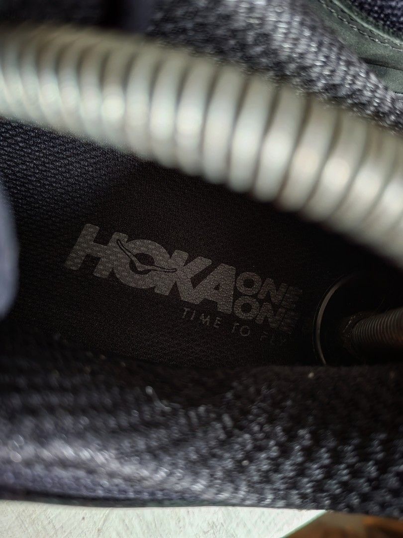 hoka one kaha low