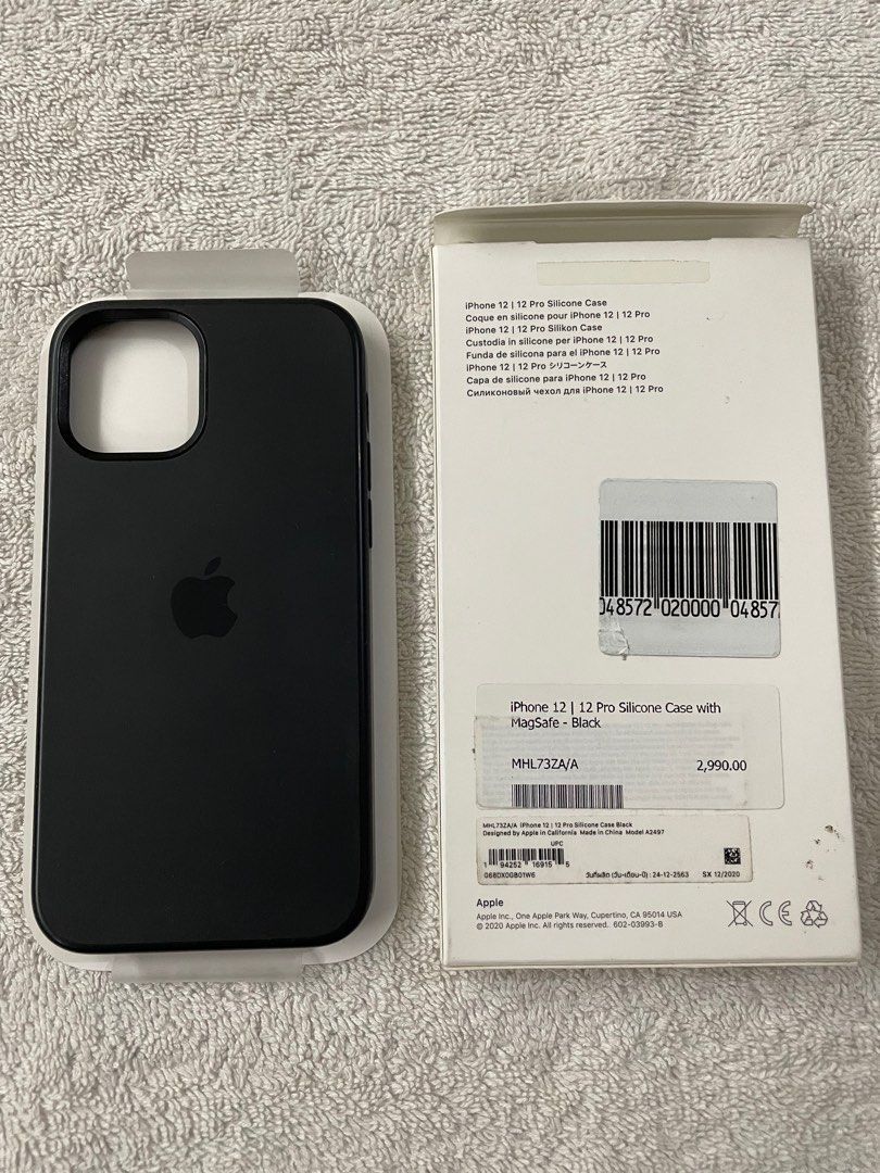 Funda de silicona Apple con MagSafe Black Apple iPhone 12 / 12 Pro