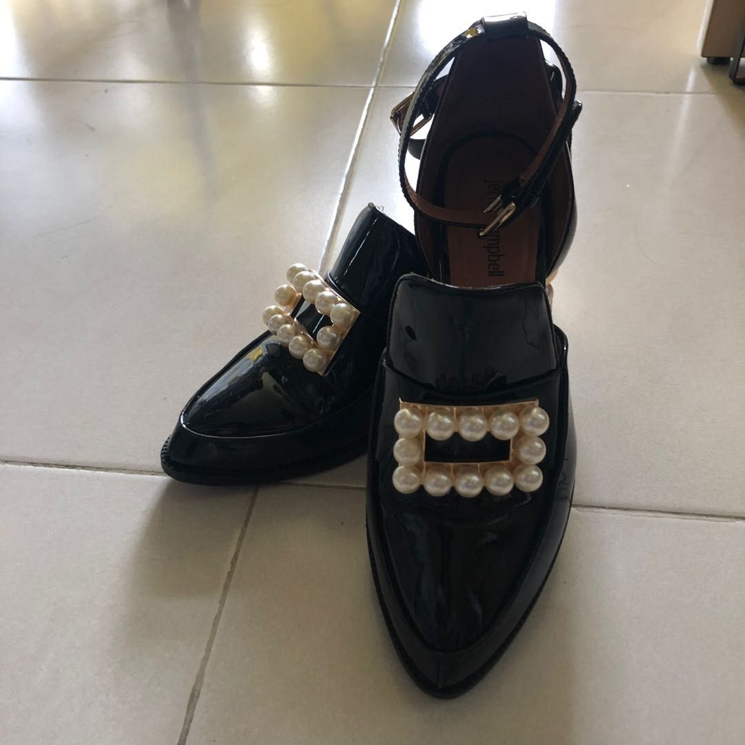 Jeffrey 黑色漆皮珍珠樂福高跟鞋Loafers, 女裝, 鞋, 高跟鞋- Carousell