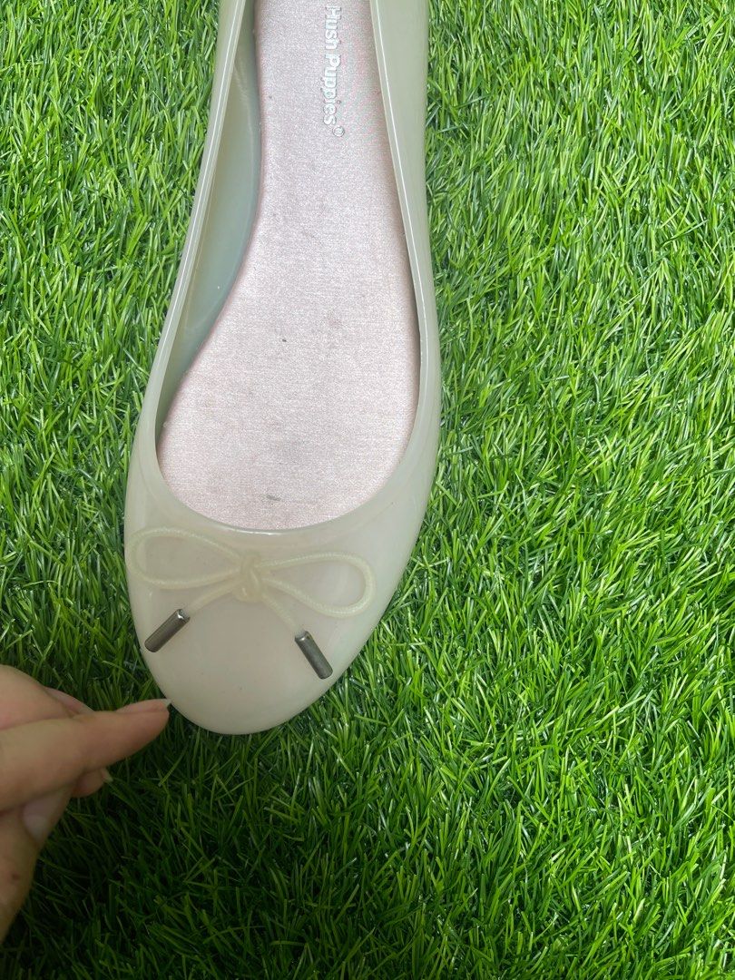 Jelly Shoes hush puppies, Fesyen Wanita, Sepatu di Carousell