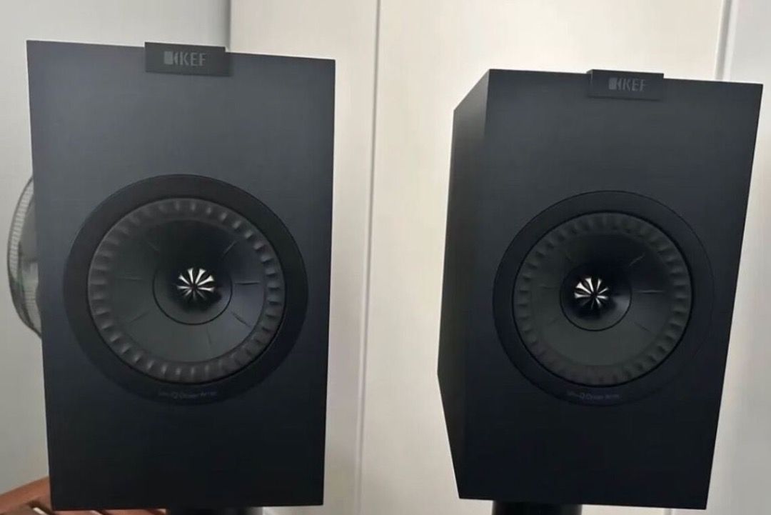 KEF Q150 with Grill Cover