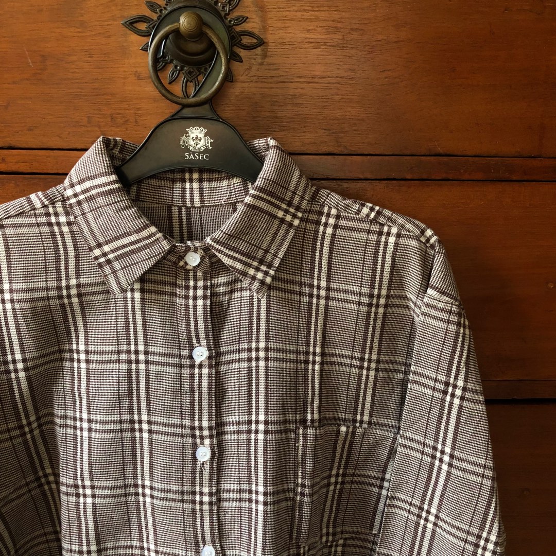 Kemeja Kotak-kotak Pria, Fesyen Pria, Pakaian Atasan di Carousell